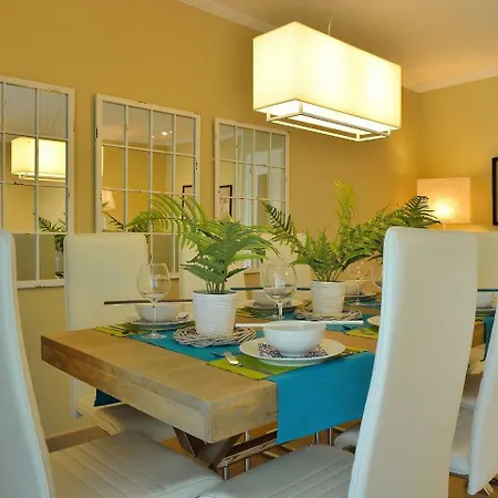 Holiday Chalet En *